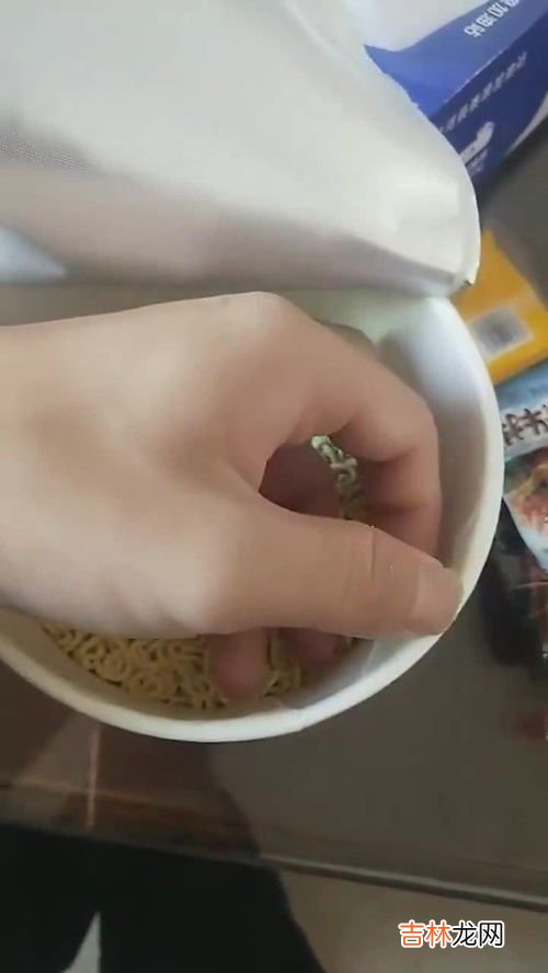 藏红花用多少度的水泡好可以用冷水泡吗,藏红花可以冷泡吗
