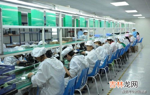 海底捞上班比进厂累吗,海底捞上班比进厂累吗大学生去海底捞有前途吗