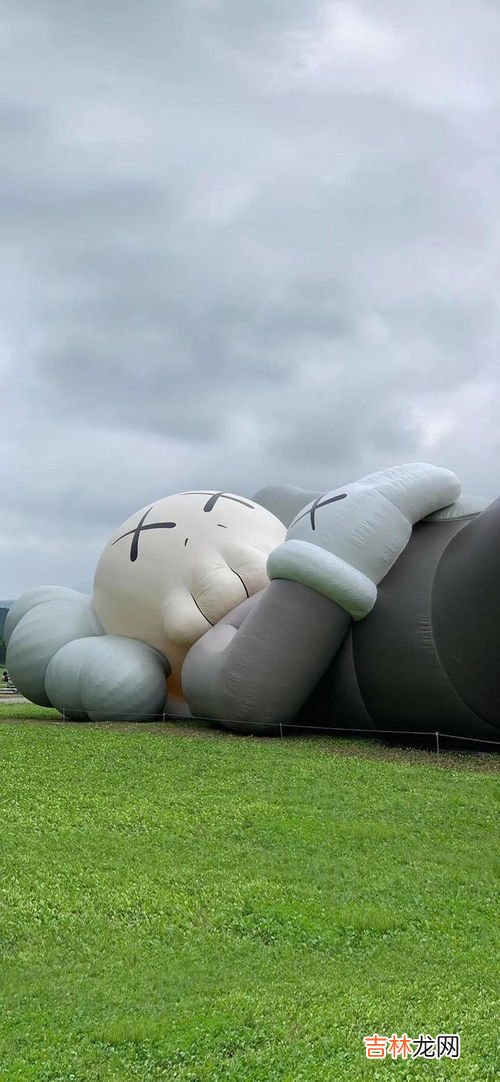 潮牌kaws怎么读,kaws为什么这么火
