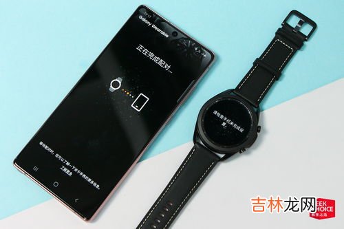 三星智能手表怎么样,三星又发布了一款智能手表，熟悉的旋转表圈回归了