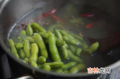 煮毛豆不黄是绿色的方法,我比较喜欢吃毛豆,怎么煮出好吃的毛豆,而且毛豆发绿不变黄?