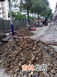 百色隔壁是哪个市,广西百色市和那个市近?广西百色市近岑溪市吗？