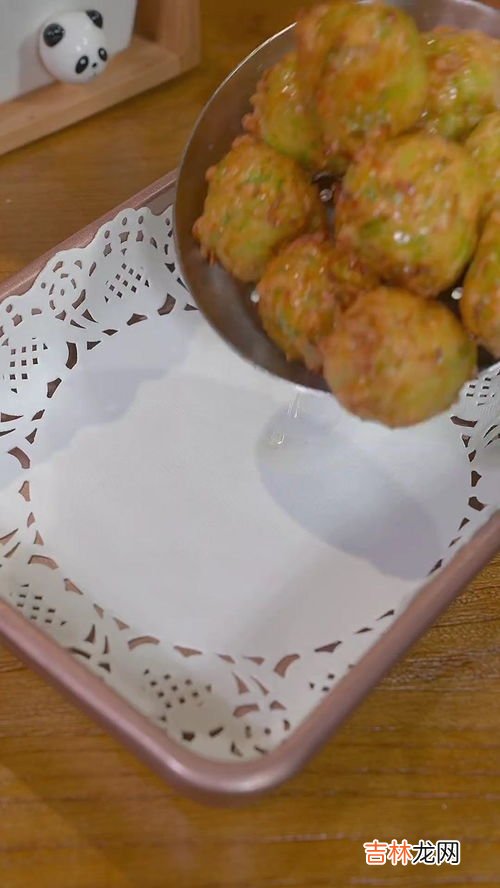 白萝卜虾仁丸怎么做,萝卜虾米丸子炸怎么做