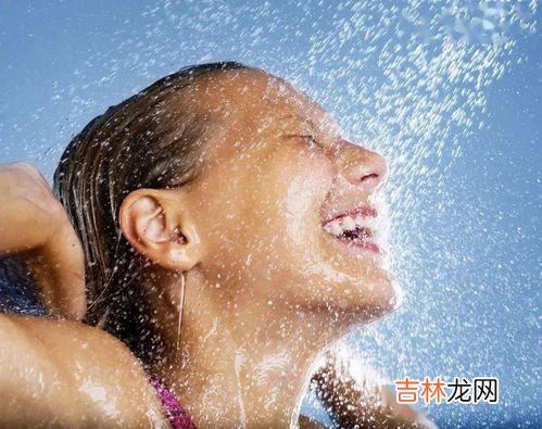 夏天可以洗冷水澡吗,三伏天能用冷水洗澡吗 三伏天用冷水洗澡对身体有害吗