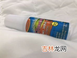 房间喷杀虫剂衣服还能穿吗,在房间喷杀虫剂后，房间的物品衣物等有影响么？对人有危害么？