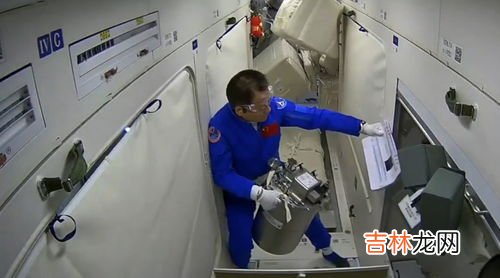 太空空间站氧气是怎么自给自足的,太空舱里的氧气是怎么产生的