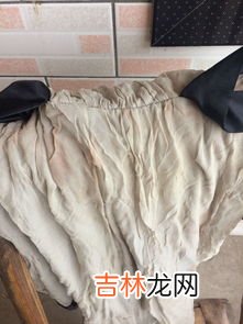 染色衣服怎么洗回白色,被染色的白衣服怎么还原
