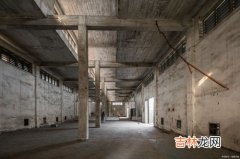 百叶箱距离地面为什么是1.5米左右,为什么世界各地的百叶箱都是一样的？为什么百叶箱安放的