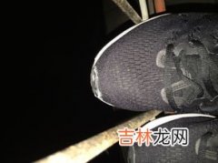 鞋用胶硬化后怎么去除,鞋子上的胶水硬了 怎么去除