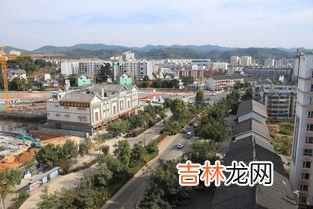 建三江属于哪个市,建三江的地址为什么是 黑龙江省佳木斯市富锦市建三江管局，这个地址对吗？为什么有两个市呢？邮编是多少