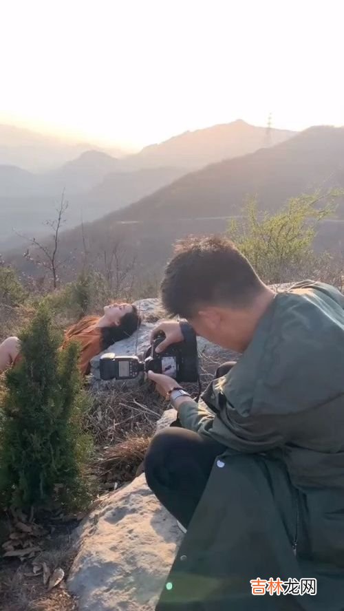 半山腰太挤了什么意思,女朋友说 半山腰太挤 了 我想到山顶去看看 是什么意思?
