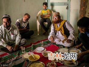 印度为什么用手吃饭而不用筷子,印度人为什么用手抓饭,不用筷子