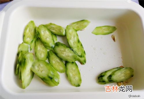 白萝卜黄瓜皮蛋汤怎么做,谁有煲汤食谱，最好是什么汤的做法都有的