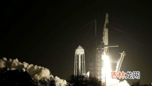 第一次载人航天飞船的宇航员,中国第一次多人载人航天的飞船是航天员是？