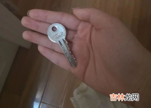 钥匙忘记在家里面怎么开锁,家里钥匙忘带了怎么办 家里钥匙忘带了如何开门