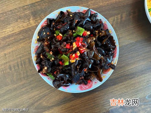 凉拌木耳不焯水有毒吗,木耳焯水几分钟能熟 木耳不焯水有毒吗