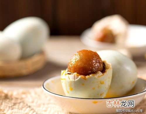 咸鸭蛋腌10天可以吃不,咸蛋腌多少天就可以吃了