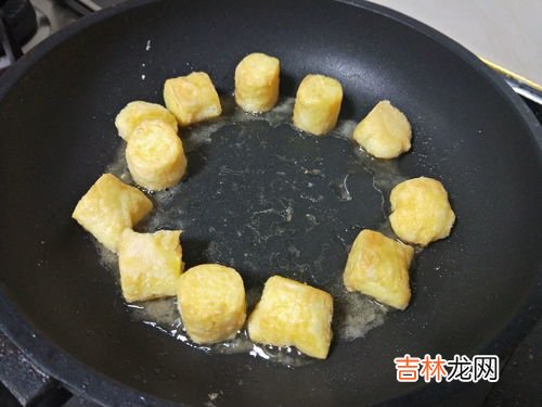 脆豆腐是什么做的,脆皮豆腐外皮脆里面嫩，用什么豆腐制作的？要注意什么？