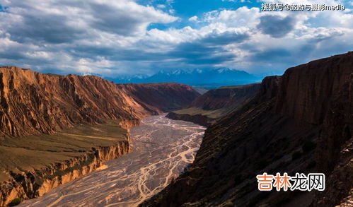 新疆为什么只有4个地级市,新疆这么大，只有4个地级市，县级市有26个吗？