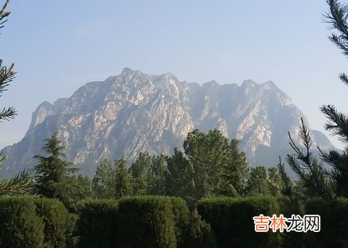 嵩山的别称是什么,归嵩山作翻译