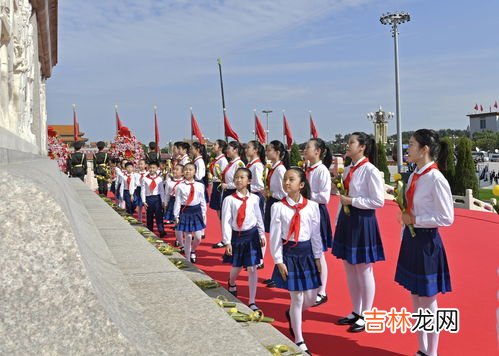 天安门可以怎么形容,天安门可以用什么词来形容