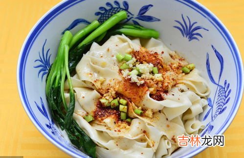 一碗油泼面的热量是多少,一碗油泼面的热量是多少?