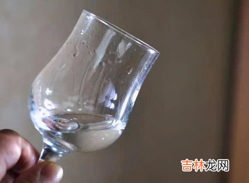 二两白酒是多大一杯,2两酒的杯子有多大?
