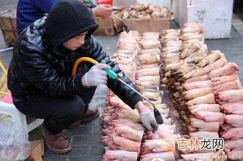 送猪蹄子有什么讲究,送礼送猪脚忌讳