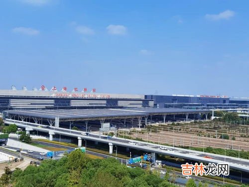 连云港站内换乘怎么换,连云港到无锡的火车，在南京换乘，k8358和k233离得近吗，换乘一般要多久