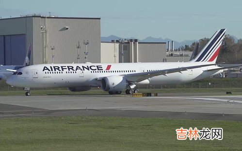 乘飞机行李托运免费是多少公斤,坐飞机每人可以免费携带多少公斤行李