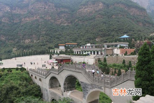 愚公移山在哪个城市,愚公移山的故事发生在哪个年代？他们移的是哪座山？