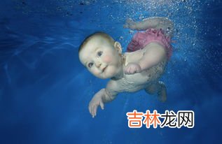 经期游泳小妙招,塞什么东西来月经能游泳