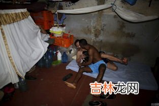 监狱里面的囚犯一天工作几个小时,4个多月的犯人在监狱里面都是做什么工作的?