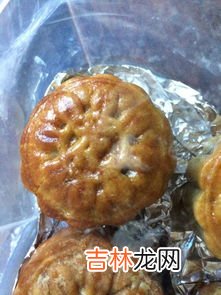 为什么烤月饼花纹消失,为什么我烤的月饼一烤就把图案烤没了啊,而且像小馒头似的