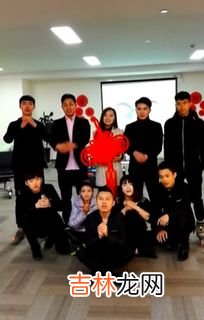 想做网红怎么找团队,怎么联系网红合作呢？