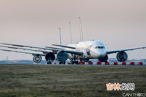 经停飞机要下飞机吗,经停的飞机要下飞机吗？