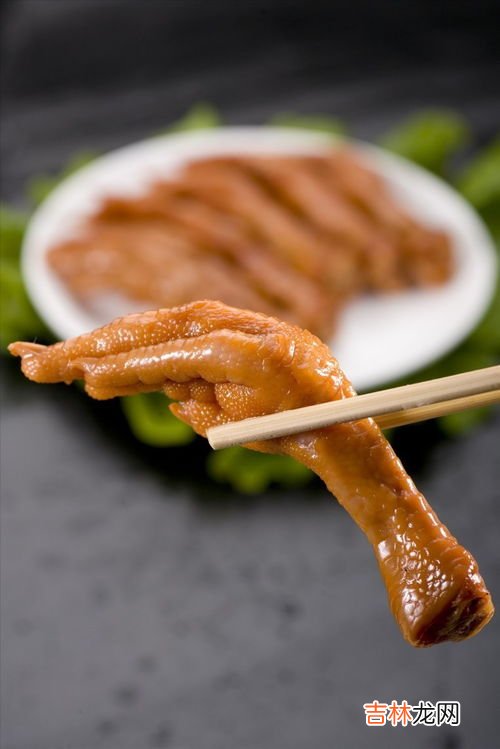 凤爪是鸡爪还是鸭爪,凤爪是鸡爪的一种吗？为何叫凤爪？