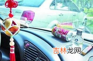 打火机放在车里夏天会爆炸吗,打火机可以放在车里吗？有什么危险吗？