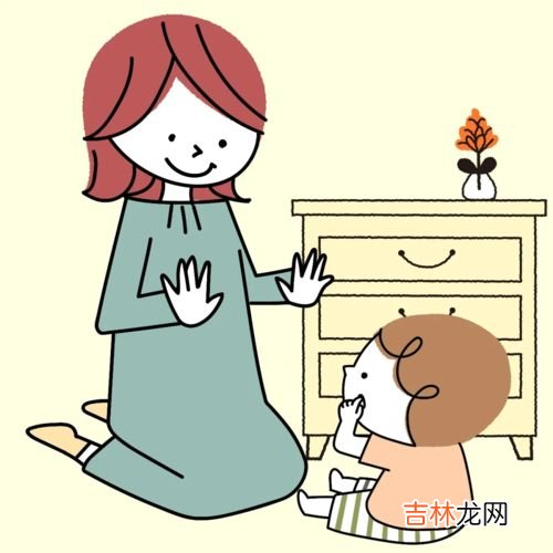 为什么镜子里的自己和照片不一样,为什么相机和镜子里的自己不一样