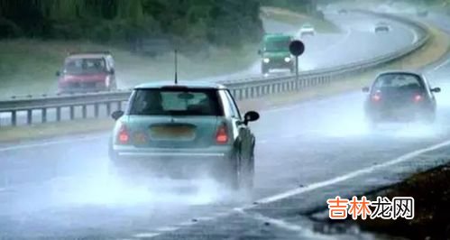 下暴雨高铁还能发车吗,暴雨天高铁能否运行