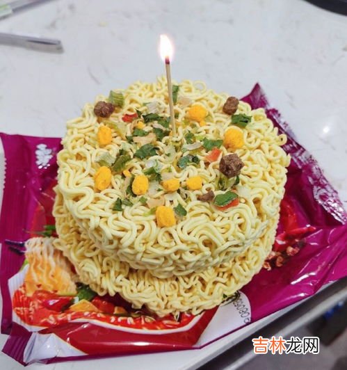 生日为什么要吃面,为什么过生日要吃面条和煮鸡蛋