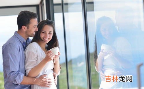 女人为什么喜欢大点的,为什么女生都喜欢比自己大的呢啊