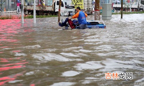 暴雨内涝的形成原因,四川强降雨已紧急转移29332人，为何一降雨就会出现城市内涝的情况？