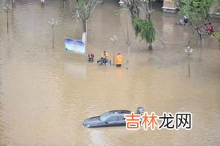 暴雨内涝的形成原因,四川强降雨已紧急转移29332人，为何一降雨就会出现城市内涝的情况？