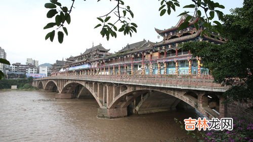 雨城是哪个城市,我们中国比较奇特的城市，“雨城”在哪里呢？