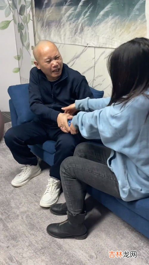 查女朋友手机技巧,女孩子如何正确查看你对象的手机？