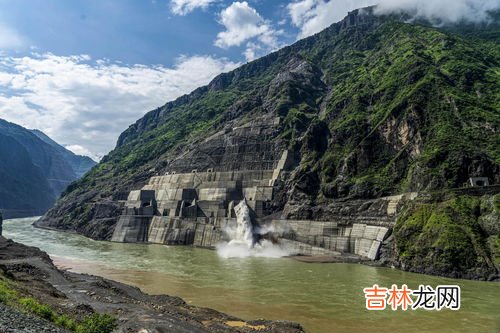 三峡和白鹤滩水电站哪个大,白鹤滩与三峡谁大些