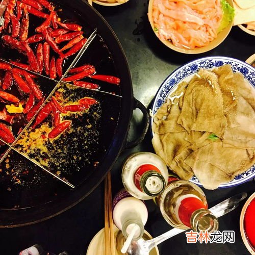 重庆火锅和成都火锅的区别是什么,你认为成都火锅与重庆火锅有哪些区别呢?