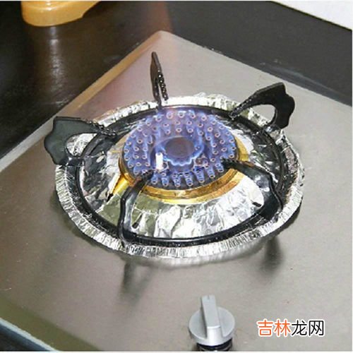 锡纸盒能直接在燃气灶上烧吗,在煤气灶上用锡纸烧烤可以吗？
