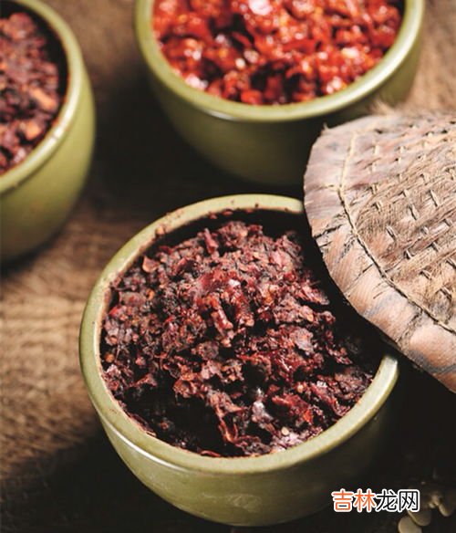 豆豉和豆瓣酱的区别,老干妈豆豉是不是豆瓣酱？它们的区别？